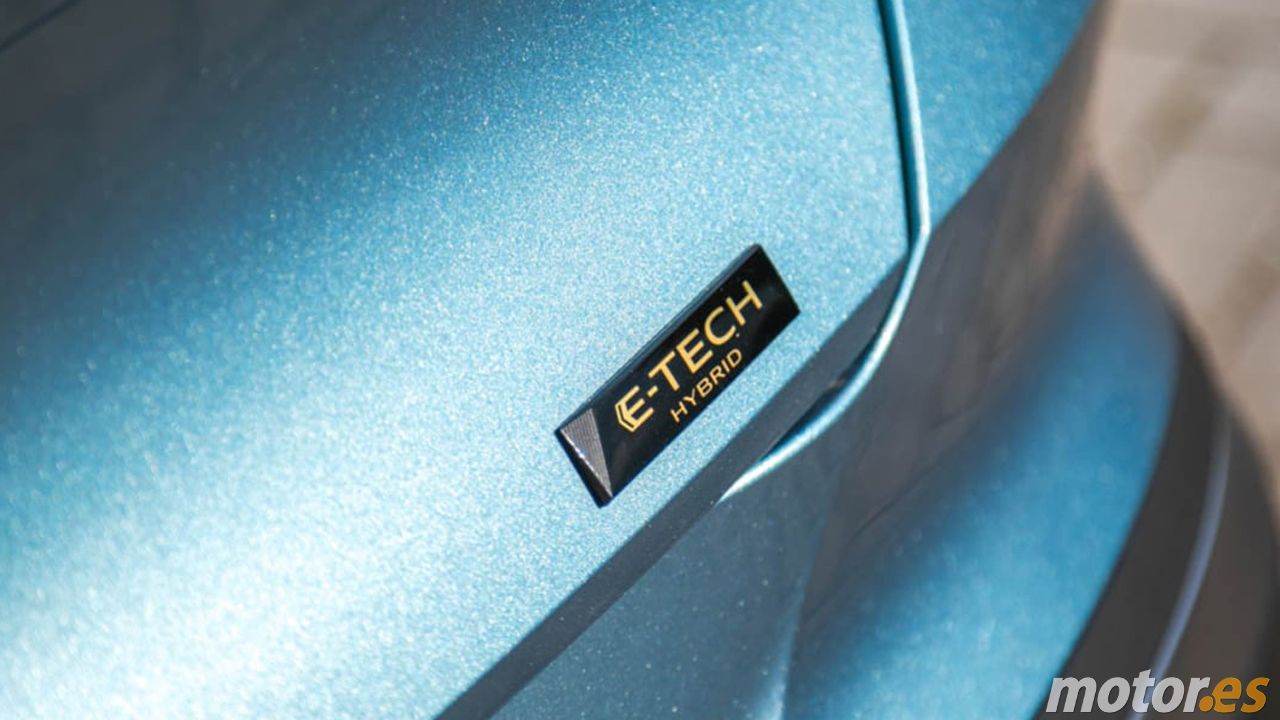 Renault llama a revisión a sus Captur y Symbioz híbridos por un fallo en la batería y la cifra de afectados sorprende