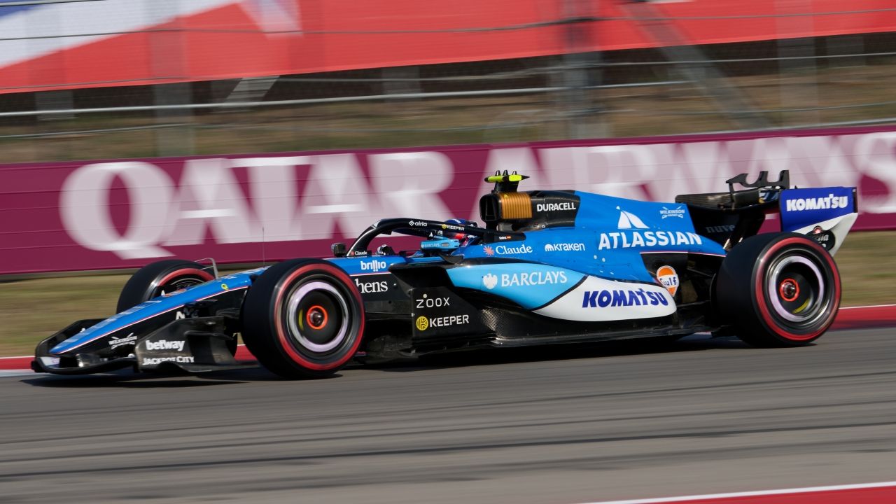 Sainz critica que su 'golpetazo' con Lindblad no fuese castigado: «A mi me penalizan por todo»