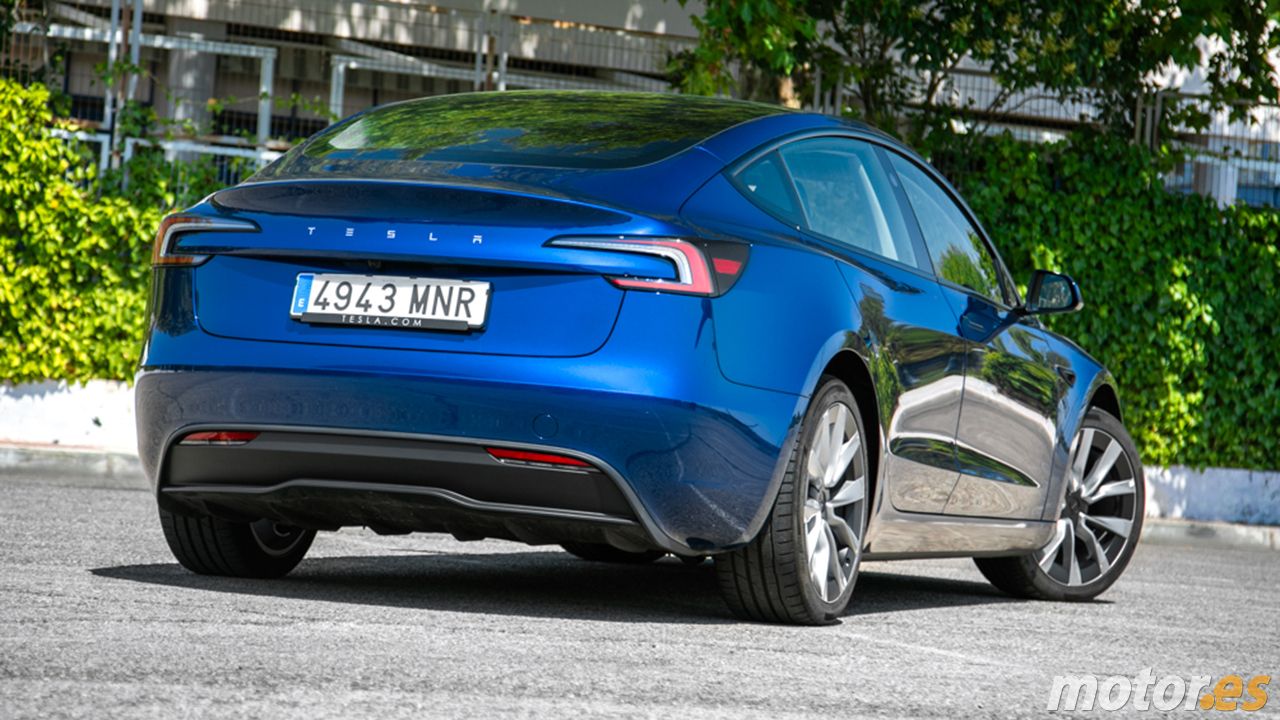 Tesla Model 3 - posterior