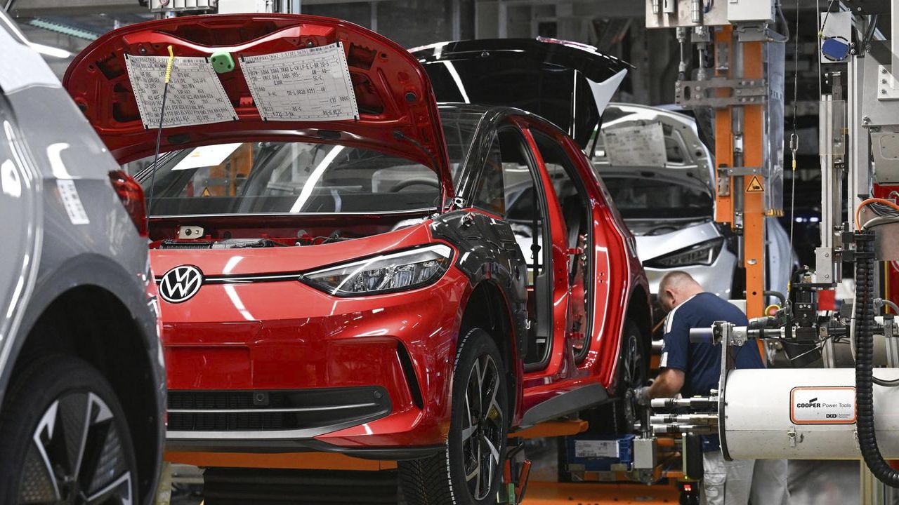 Volkswagen vuelve a las andadas con sus eléctricos y obliga a limitar la carga de sus baterías al 80 %