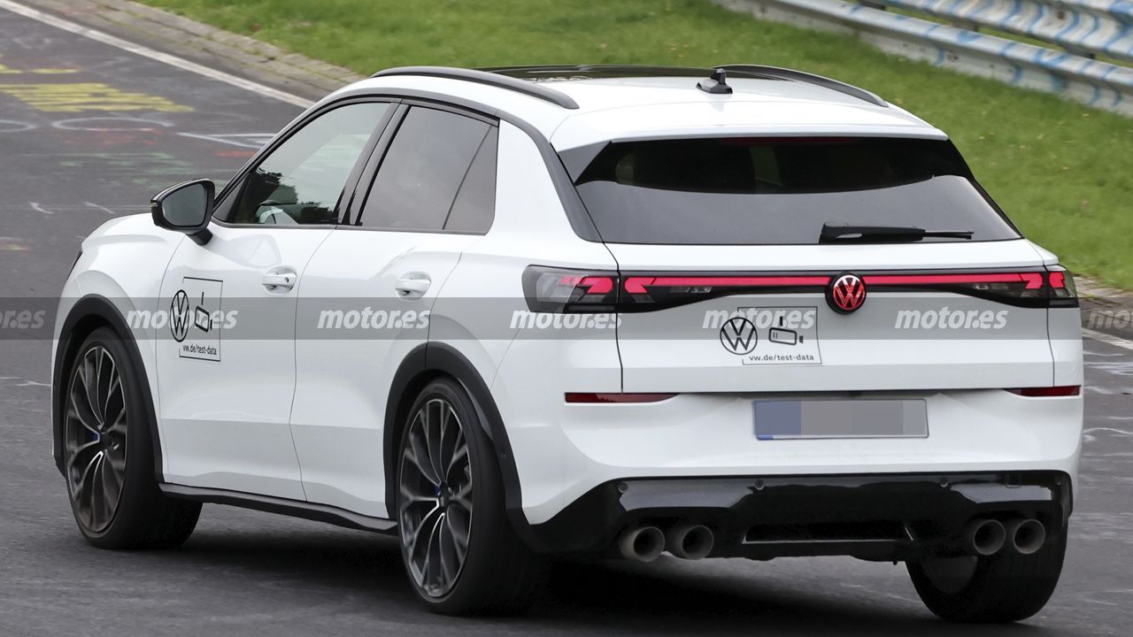 La zaga del nuevo Volkswagen T-Roc R 2027, en primer plano.