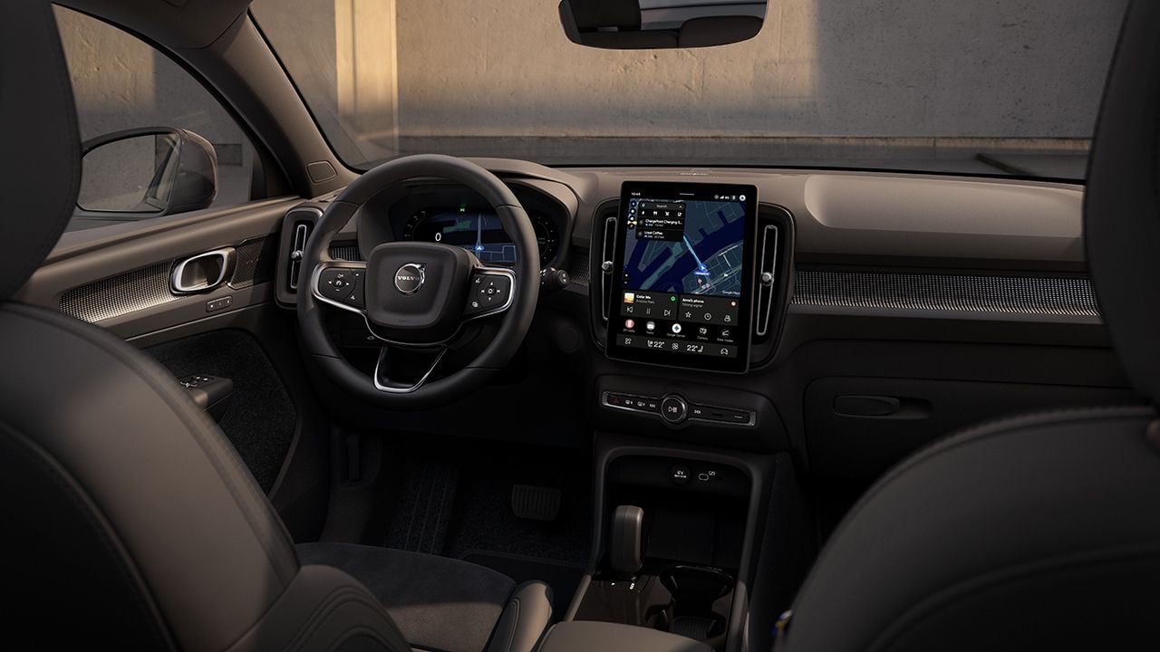 Puesto de conducción del nuevo Volvo EC40 con acabado Ultra