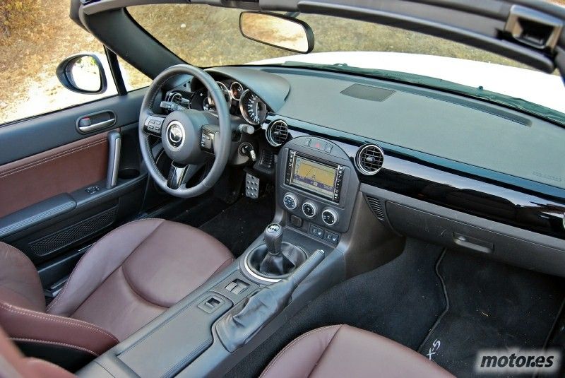 Mazda MX5 interior