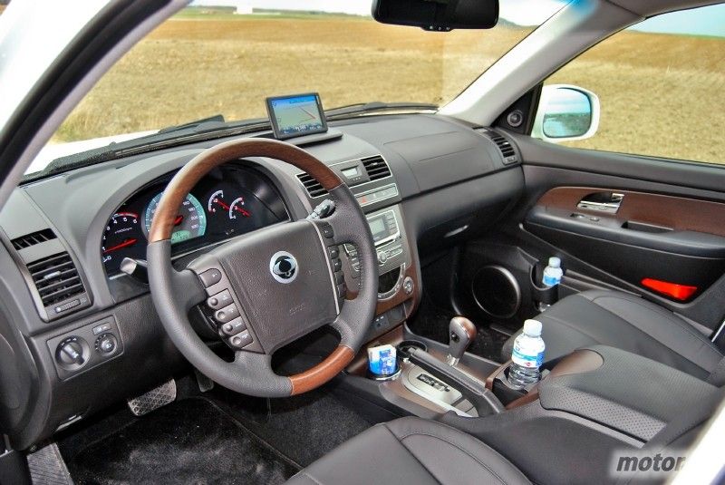 SsangYon Rexton W interior