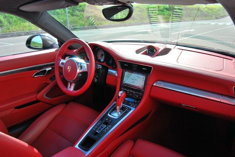 Porsche 911 interior