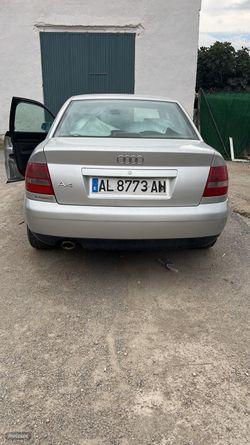 Audi A4 1.8 - Miniatura 2