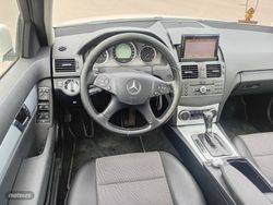 Mercedes Clase C C220 CDI AUT. AVANTGARDE 170 CV. - Miniatura 6