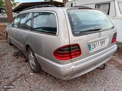 Mercedes Clase E E320 AVANT CDI AVANTGARDE AUT. 197 CV. - Miniatura 4