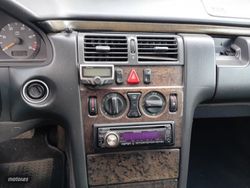 Mercedes Clase E E320 AVANT CDI AVANTGARDE AUT. 197 CV. - Miniatura 9
