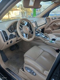 Porsche Cayenne 3.0 - Miniatura 8