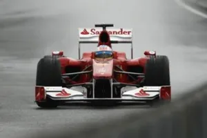 Alonso contento con el F10