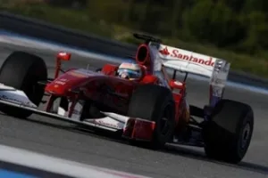 Alonso prueba el F60