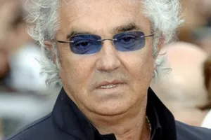 Briatore prefiere que este año gane Webber en vez de Alonso