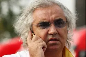 Briatore quiere un millón para recompensar su reputación dañada