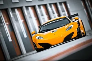 El McLaren MP4-12C GT3 listo para entrar en competencia