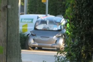 El misterio del coche sin marca en Barcelona