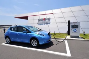 El Nissan Leaf es primitivo según Tesla