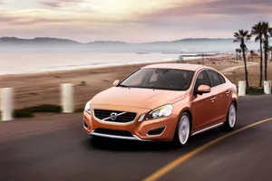 El Volvo S60 recibe nuevos motores