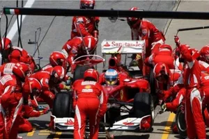 Fernando Alonso cree que pueden haber hasta 4 paradas en boxes