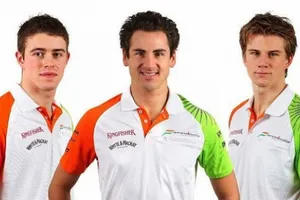 Force India presenta por fin a sus pilotos