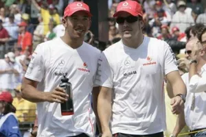 Hamilton no le llega a la altura del zapato a Alonso...según Campos