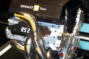 La FIA autoriza a Renault a modificar el motor