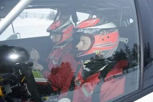 Los pilotos de WRC elogian el debut de Raikkonen en los Rallies