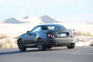 Mercedes Benz SLK 2012 y su techo electrónico en el desierto