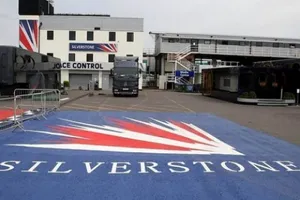 Silverstone firma por 17 años. Ya hay 6.000 entradas vendidas