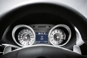 Todas las fotos y datos oficiales del nuevo Mercedes-Benz SLS AMG Roadster