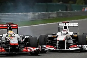 Hamilton admite su culpa en su incidente con Kobayashi