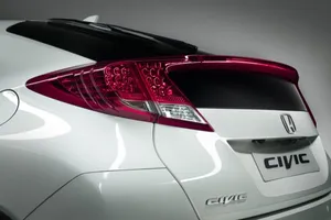 Honda descubre una parte de la trasera del Civic 2012