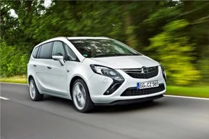 Opel Zafira Tourer ecoFLEX: 4,5L/100 km