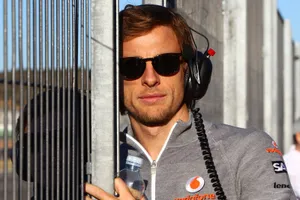 GP Japón 2011, Libres 2: Button el más rápido este viernes