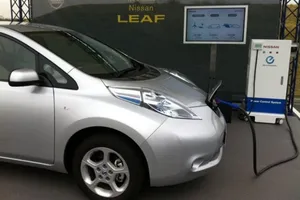El Nissan Leaf podrá dar energía a los hogares