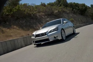 Lexus GS250: La variante de acceso a la gama GS 2012