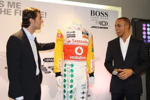 Consigue el mono de Hamilton en una subasta benéfica