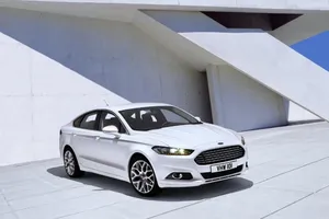 Ford publica las primeras imágenes del Mondeo 2012