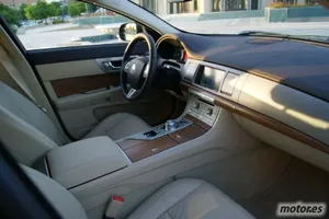 Jaguar XF 3.0D V6 Luxury. Un toque exótico