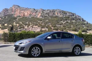 Mazda 3 SportSedán 1.6 CRTD. El compacto crece un poco más