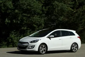 España: Precios y equipamiento del Hyundai i30 CW