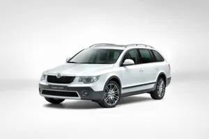 Skoda presenta el Superb Combi Outdoor: elegante, familiar y campero