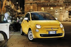 FIAT 500 2013: precios y equipamiento