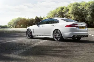 Salón de Moscú 2012: Jaguar estrena el “Speed Pack” para el XFR y sistema AWD