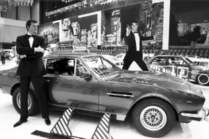 Los coches de James Bond (III). Aston Martin V8 Vantage 1987 