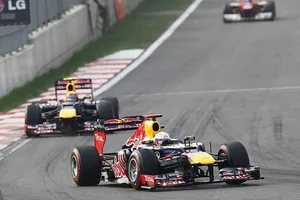 Vettel gana y se coloca líder del mundial