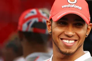 Hamilton no descarta volver a Mclaren si los resultados no convencen