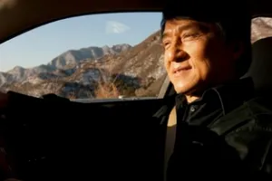Jackie Chan se divierte como chófer de un Bentley Mulsanne