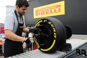 Jaime Alguersuari seguirá en Pirelli