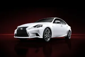 Nuevo Lexus IS 2013, más deportivo y amplio